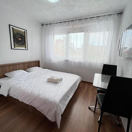 Zogu Apartments - Downtown Приштина Экстерьер фото