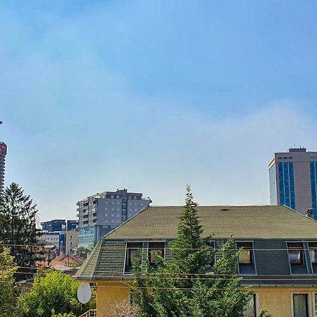 Zogu Apartments - Downtown Приштина Экстерьер фото